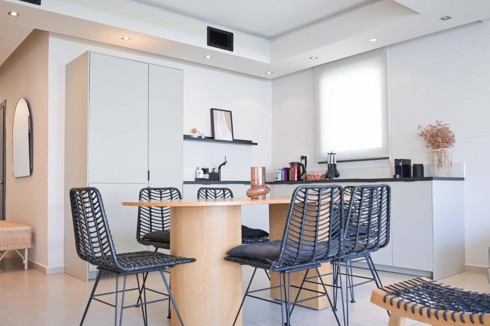 3br Rooftop Retreat Near Hilton By Holyguest Apartment *