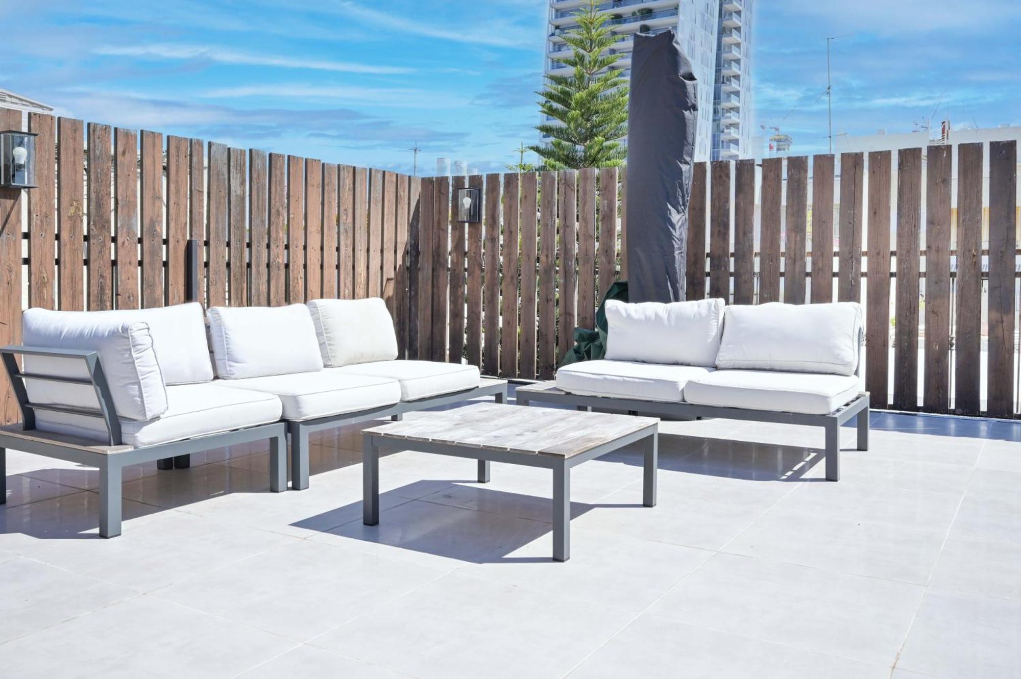 3br Rooftop Retreat Near Hilton By Holyguest Apartment
