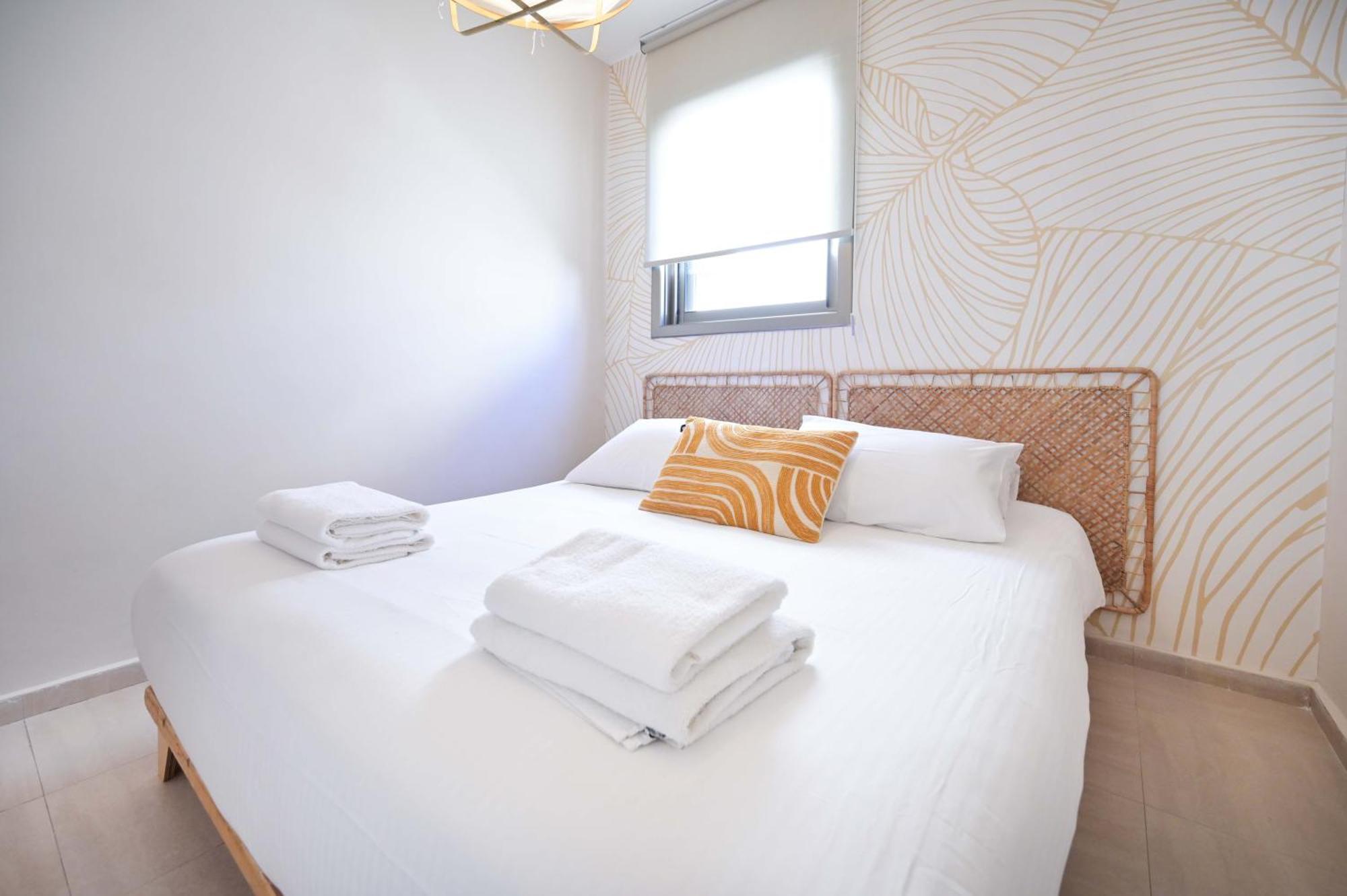 3br Rooftop Retreat Near Hilton By Holyguest *