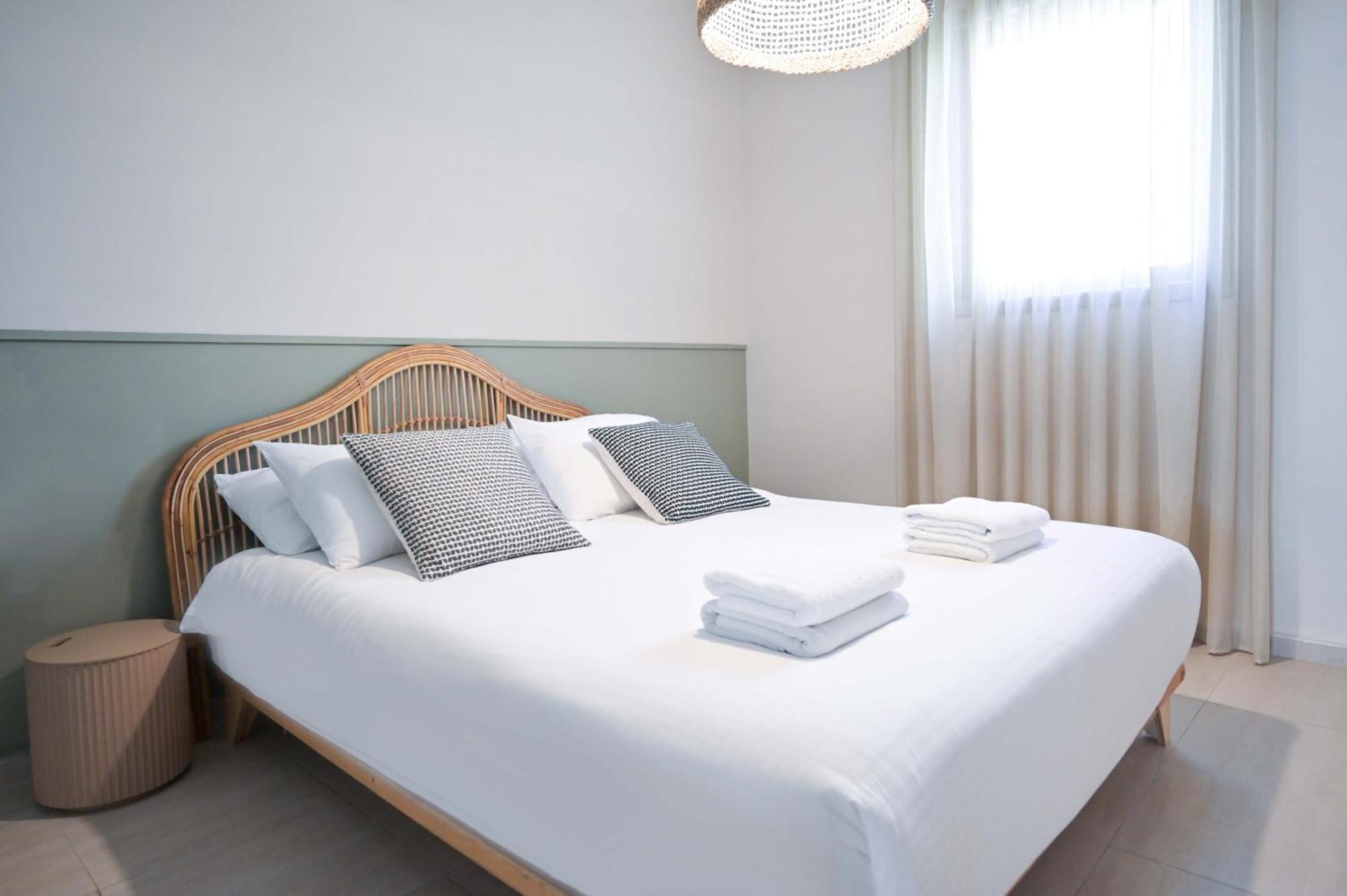3br Rooftop Retreat Near Hilton By Holyguest Tel Aviv